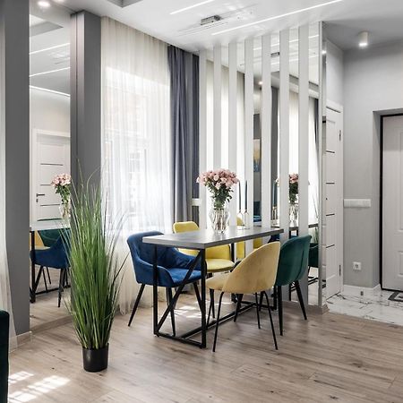 Royal Apartment On Balabana Street ลวีฟ ภายนอก รูปภาพ