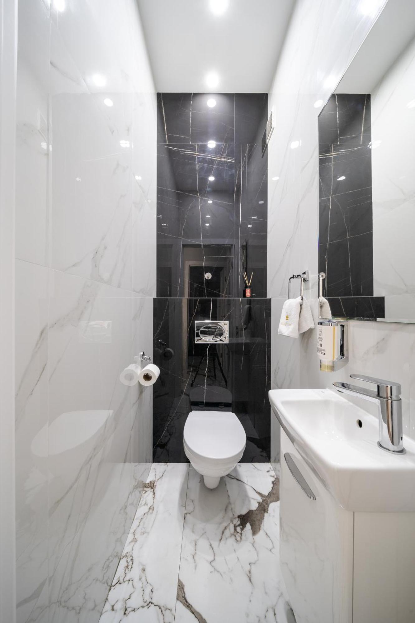 Royal Apartment On Balabana Street ลวีฟ ภายนอก รูปภาพ